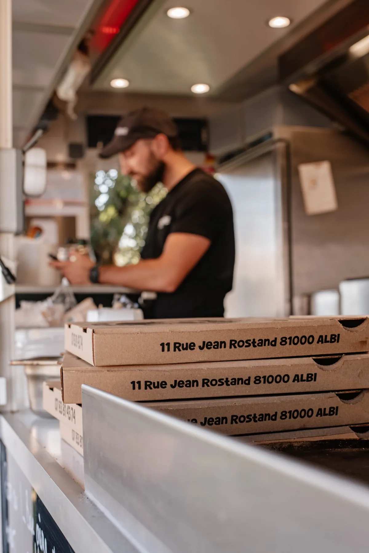 Commandes préparées à emporter au foodtruck ALBINÔME